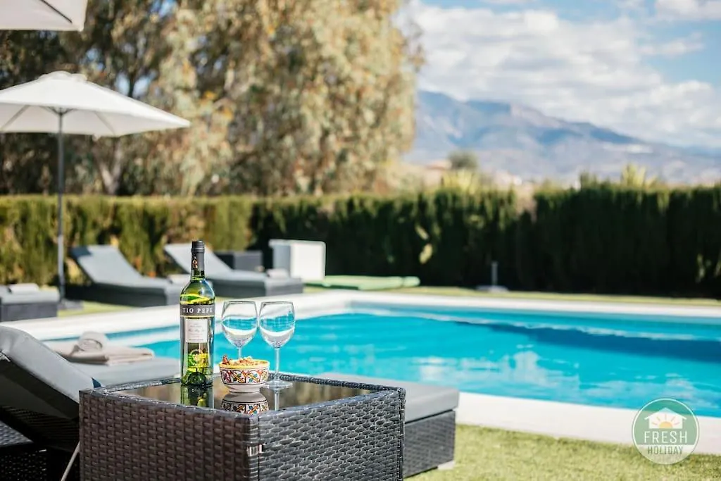 Casa Wood - Family Holiday Villa With Pool Viñuela